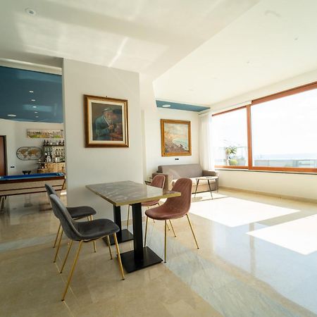 يوتْسْوولْ Villa Tito Livio Starguest المظهر الخارجي الصورة